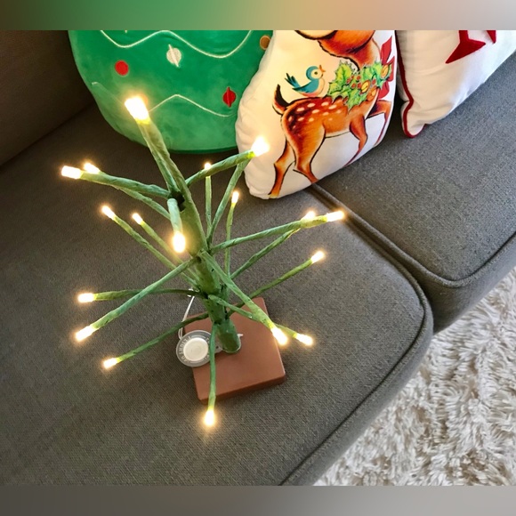 2016 Target Lit Tree Decoration Requires 3 AA Table Counter Small Space Decor - Picture 8 of 16